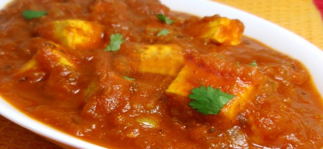 Paneer in Spicy Tomato Sauce
